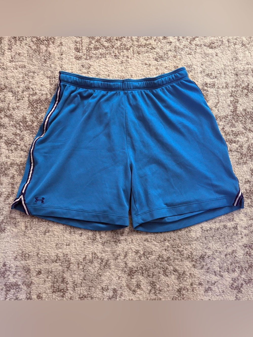Men’s Under Armour Heat Gear Teal and Blue Shorts Size Small